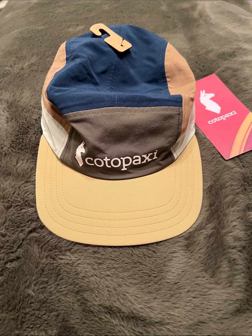 New Mens COTOPAXI adjustable hat.